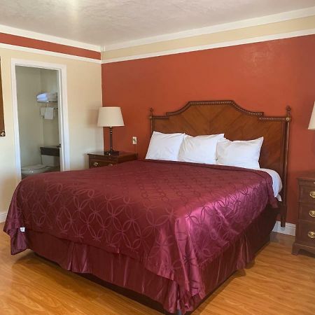 Wagon Wheel Motel Салинас Екстериор снимка