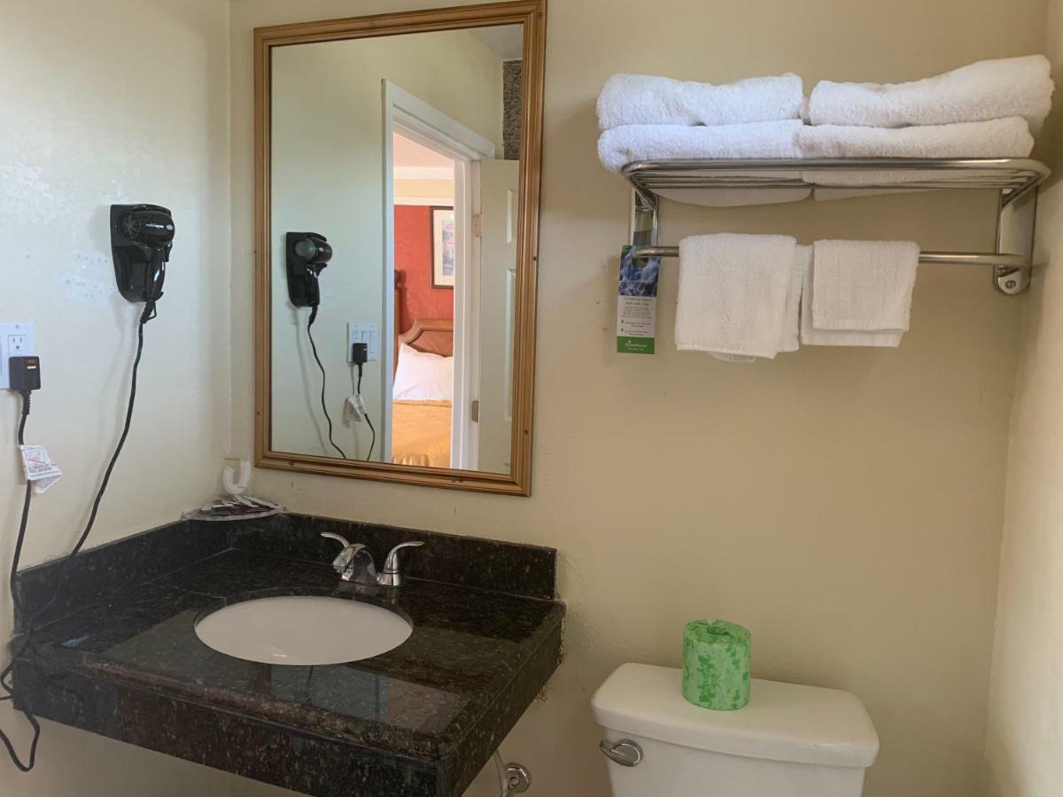 Wagon Wheel Motel Салинас Екстериор снимка